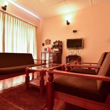 Manalar Hotell Gudalur  Rum bild